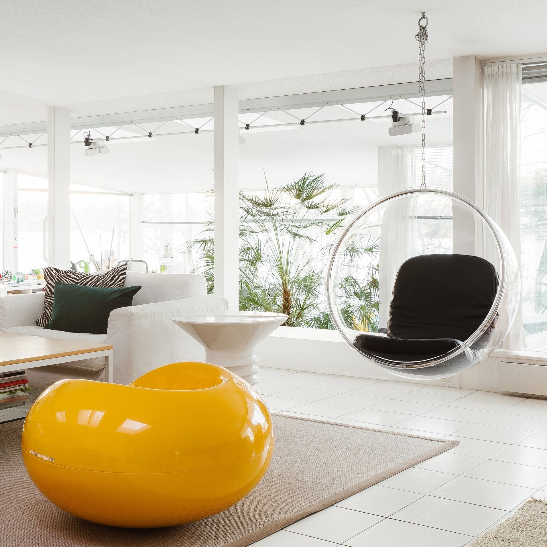 Euklides_EerioOriginals_bubble-chair_image-mqrvca1y