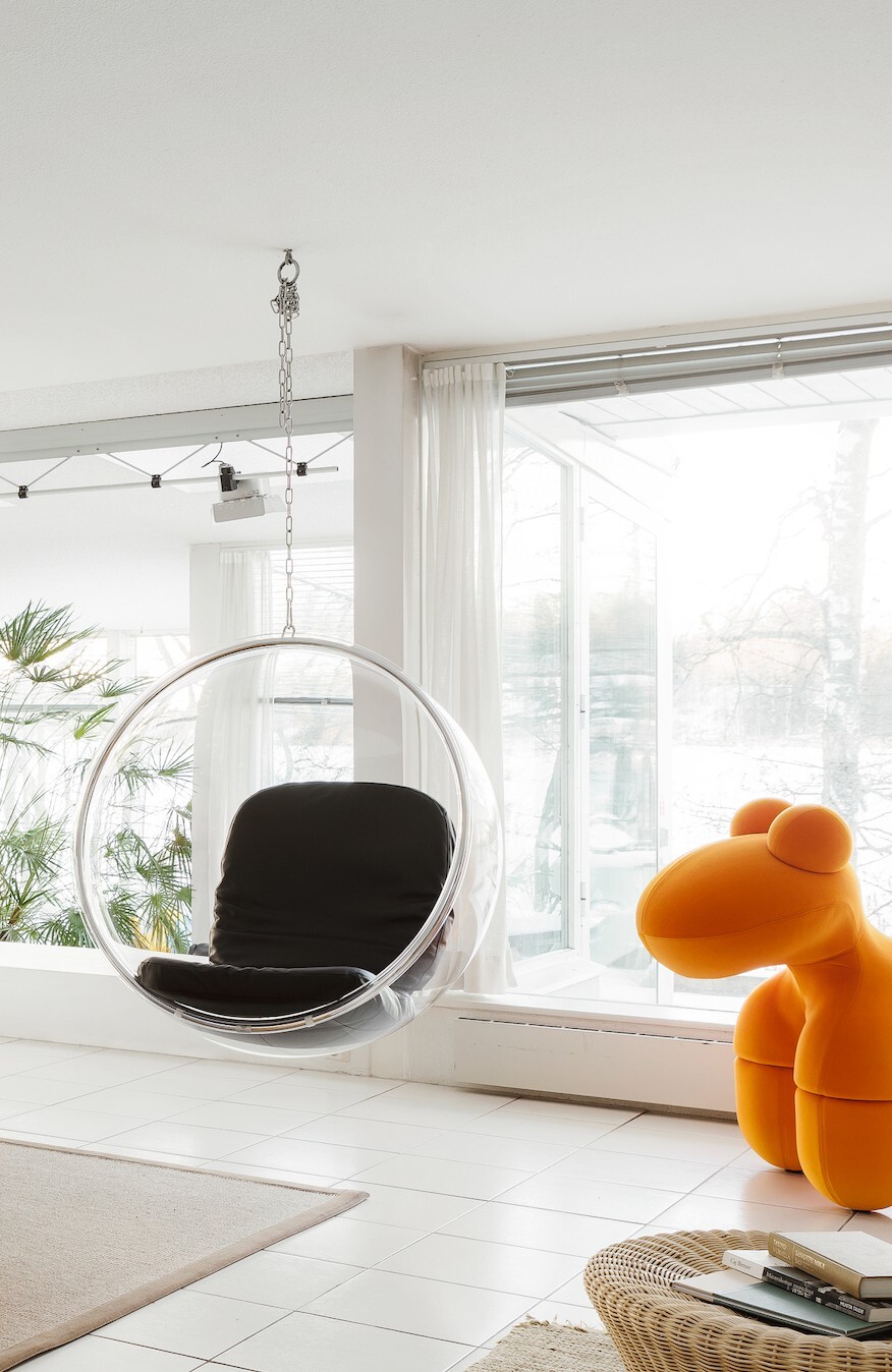 Euklides_EerioOriginals_bubble-chair_imageCarousel-cmq91mjoj005v5bcivbgkqg6u