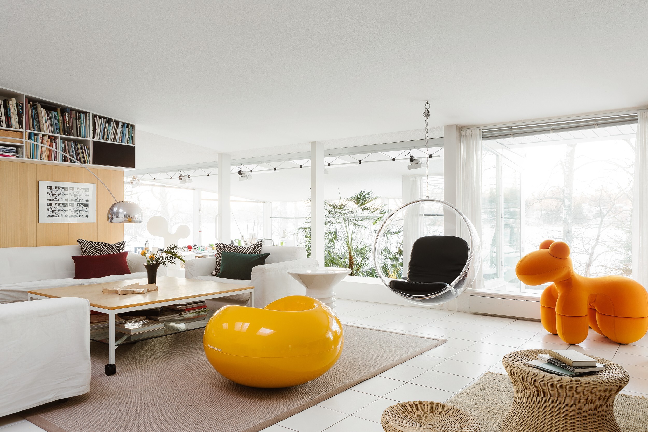 Euklides_EerioOriginals_bubble-chair_imageCarousel-cmq9uwhhh005m8o4l1qqopo65