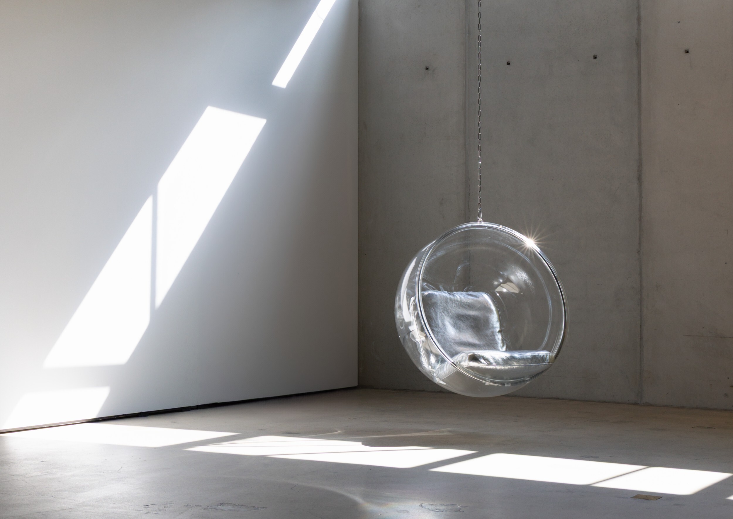 Euklides_EerioOriginals_bubble-chair_imageCarousel-cmqa1ared006f8o5qwi639imm