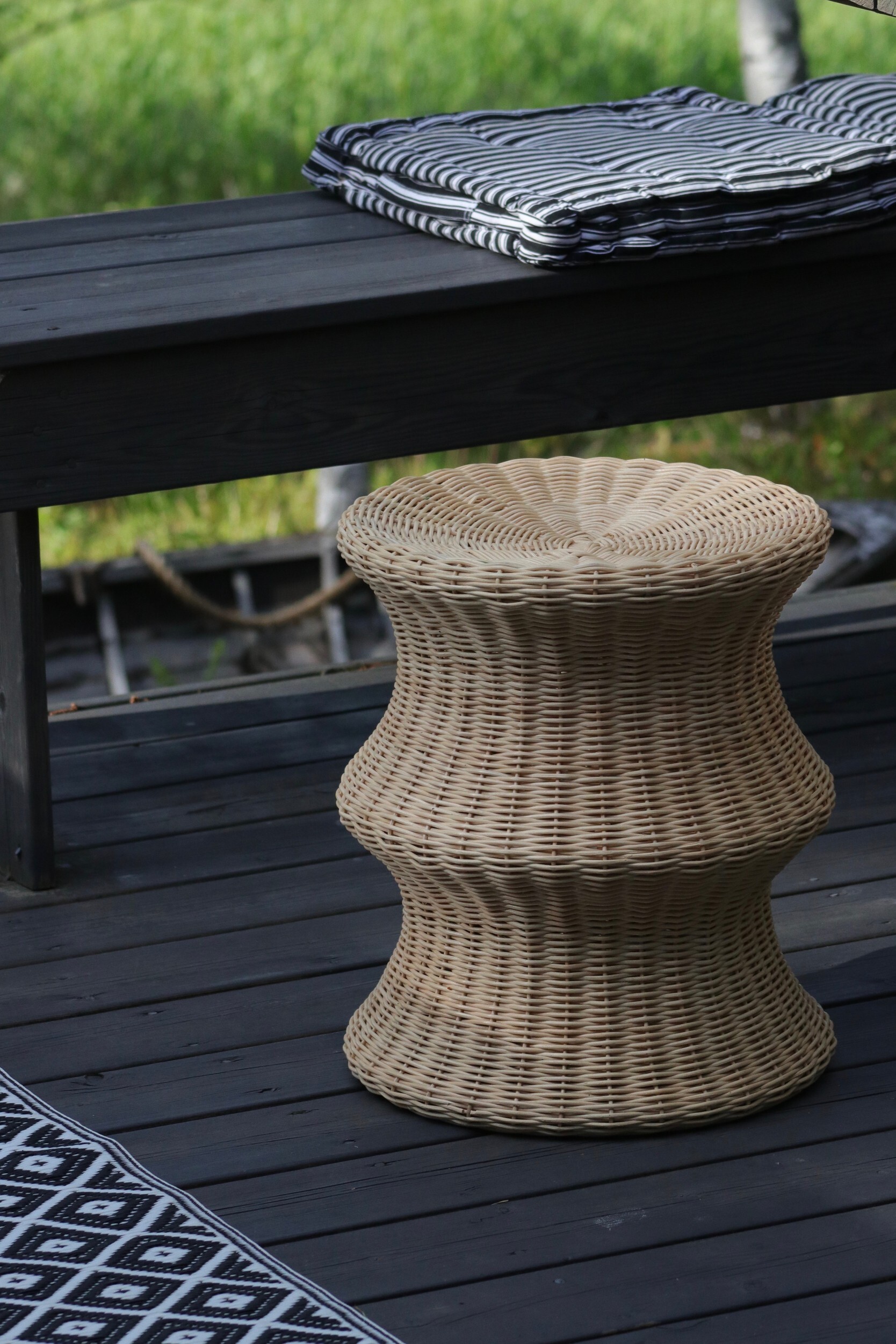 Euklides_EerioOriginals_rattan-mushroom-double_gallery_01-cmqa1c8dc00j78o5qtr7tywe3