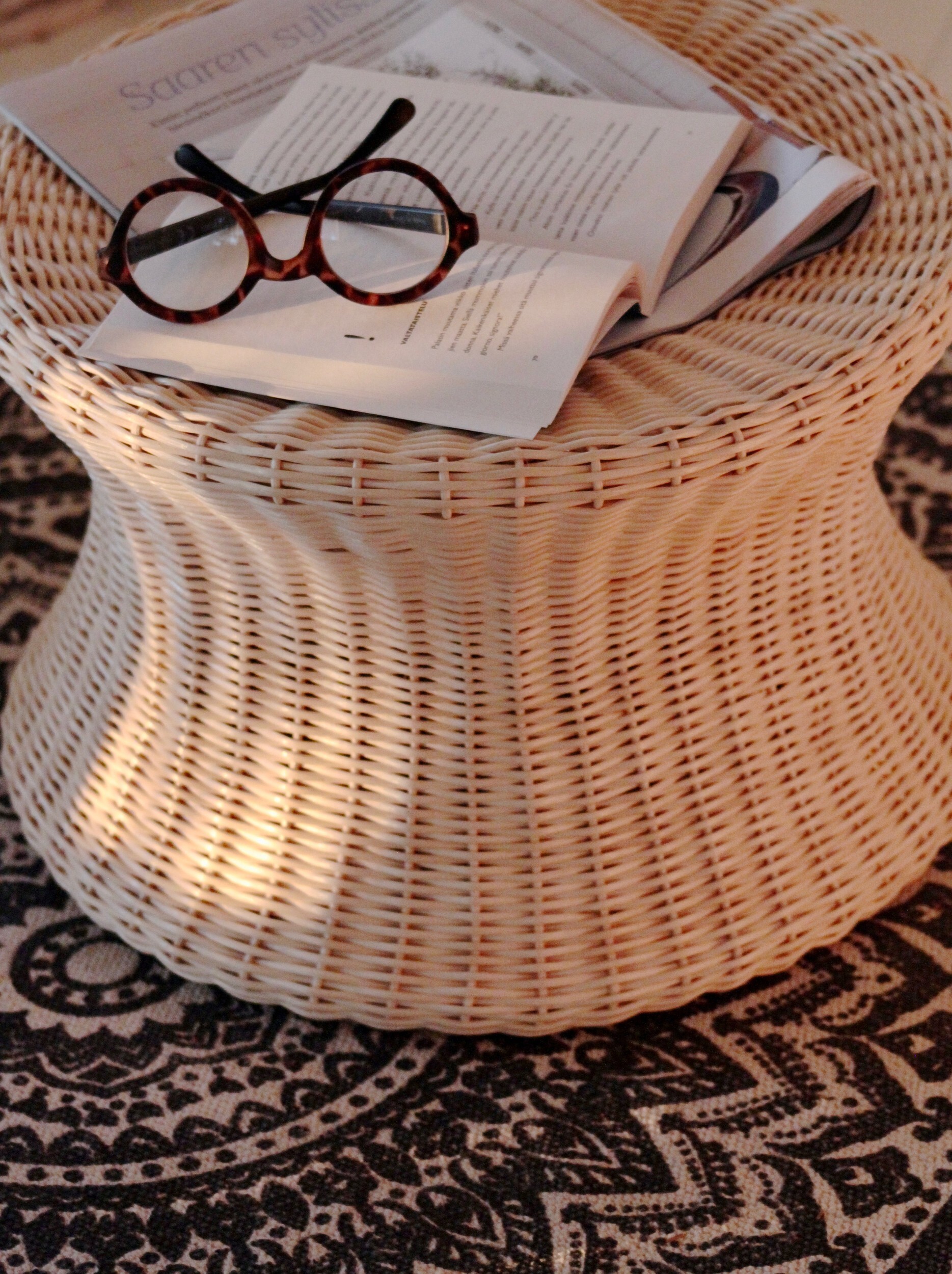 Euklides_EerioOriginals_rattan-mushroom-small_gallery_01-cmqa1c6zh00it8o5qauaqf9xq