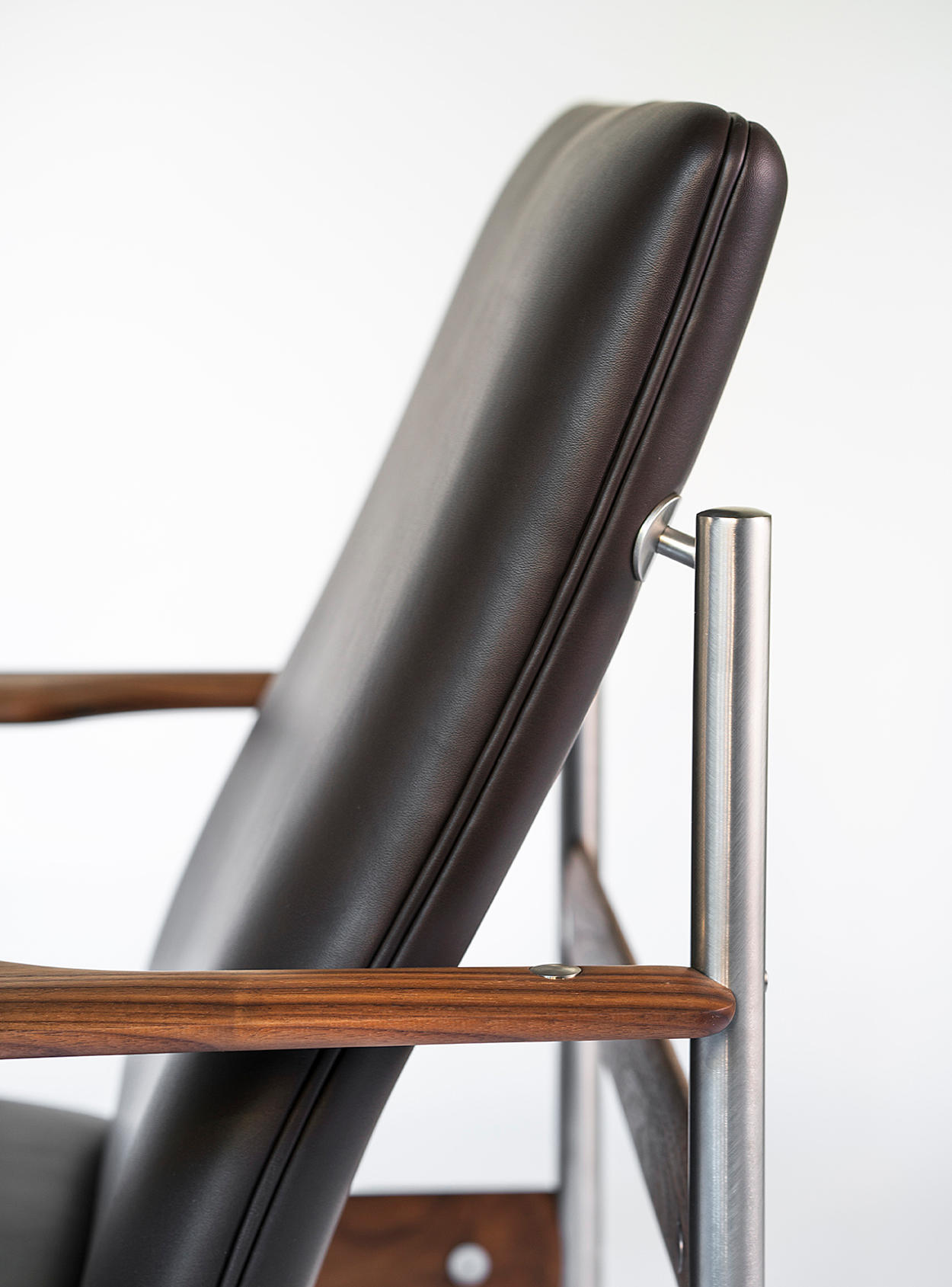 Euklides_Fjordfiesta_1001-af-lounge-chair_imageCarousel-mppg5cjf01ak