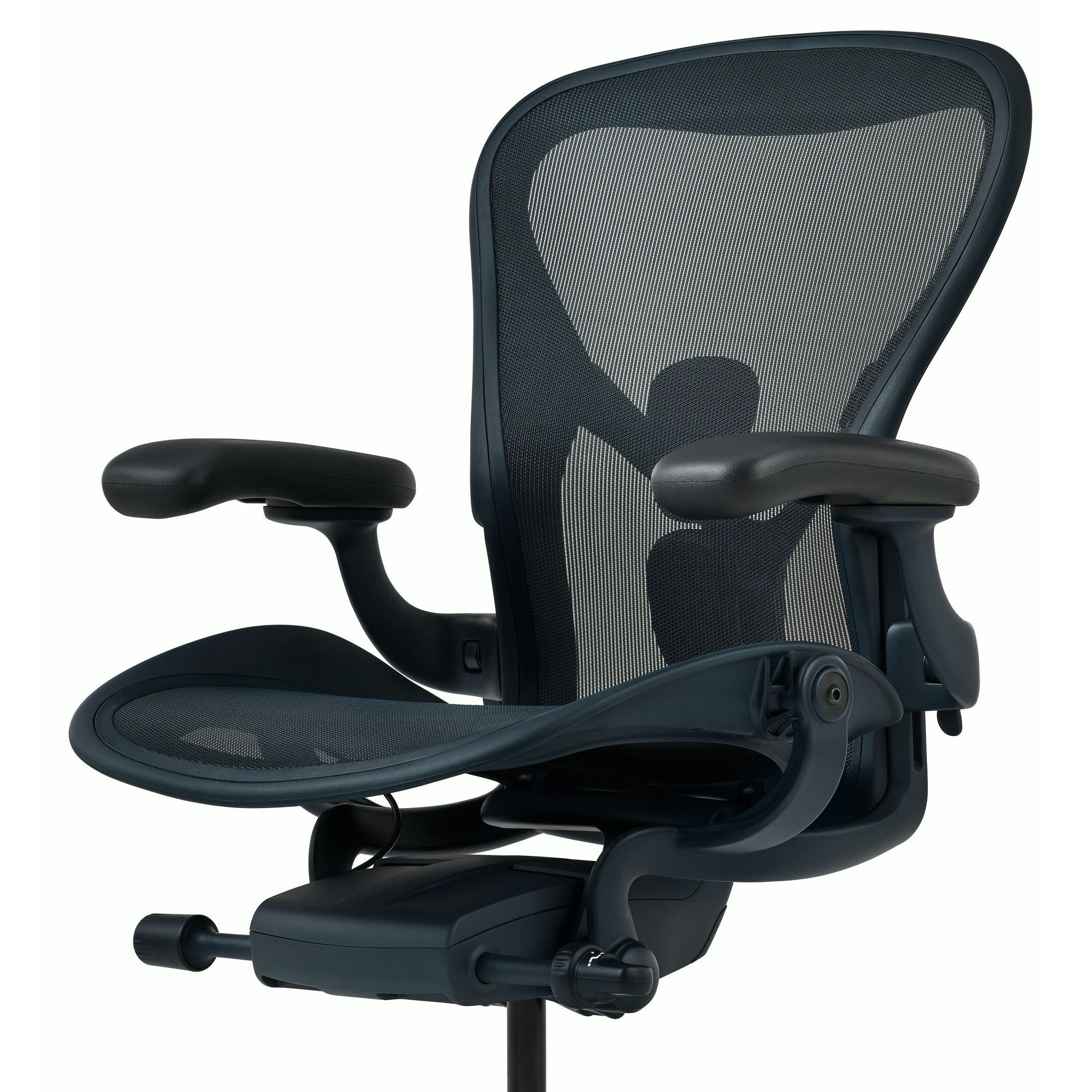 Euklides_HermanMiller_aeron-nightfall_image-mqs8280k