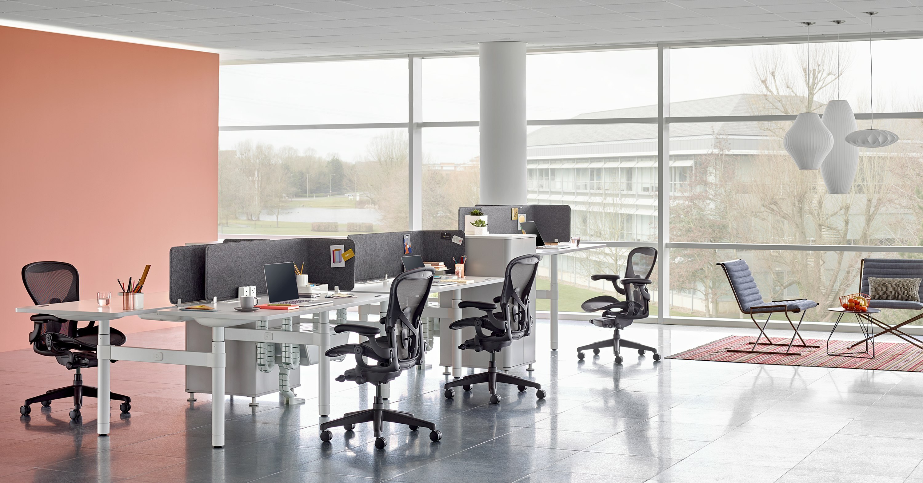 Euklides_HermanMiller_aeron-remastered-2_imageCarousel-cmox4izoq00gx5b5yrqbx6nmh