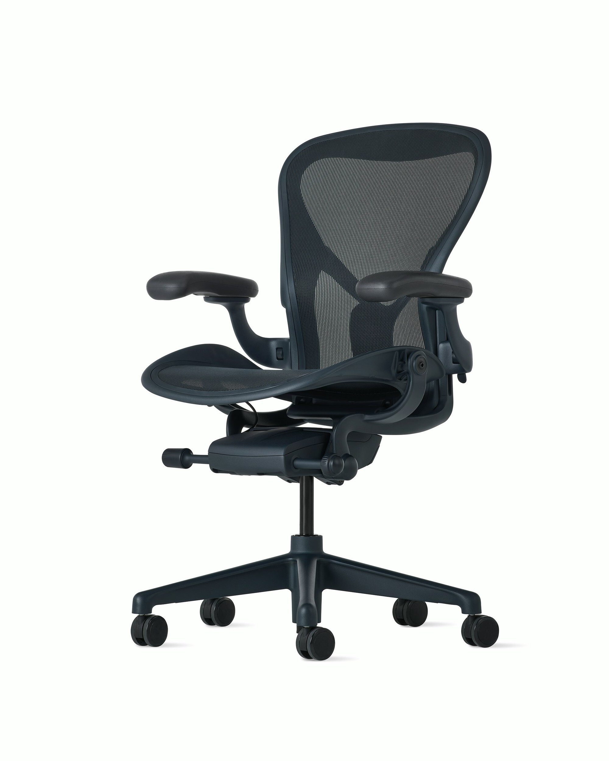 Euklides_HermanMiller_aeron-remastered-2_imageCarousel-cmqqo83ad007e5b8vtrh8rija