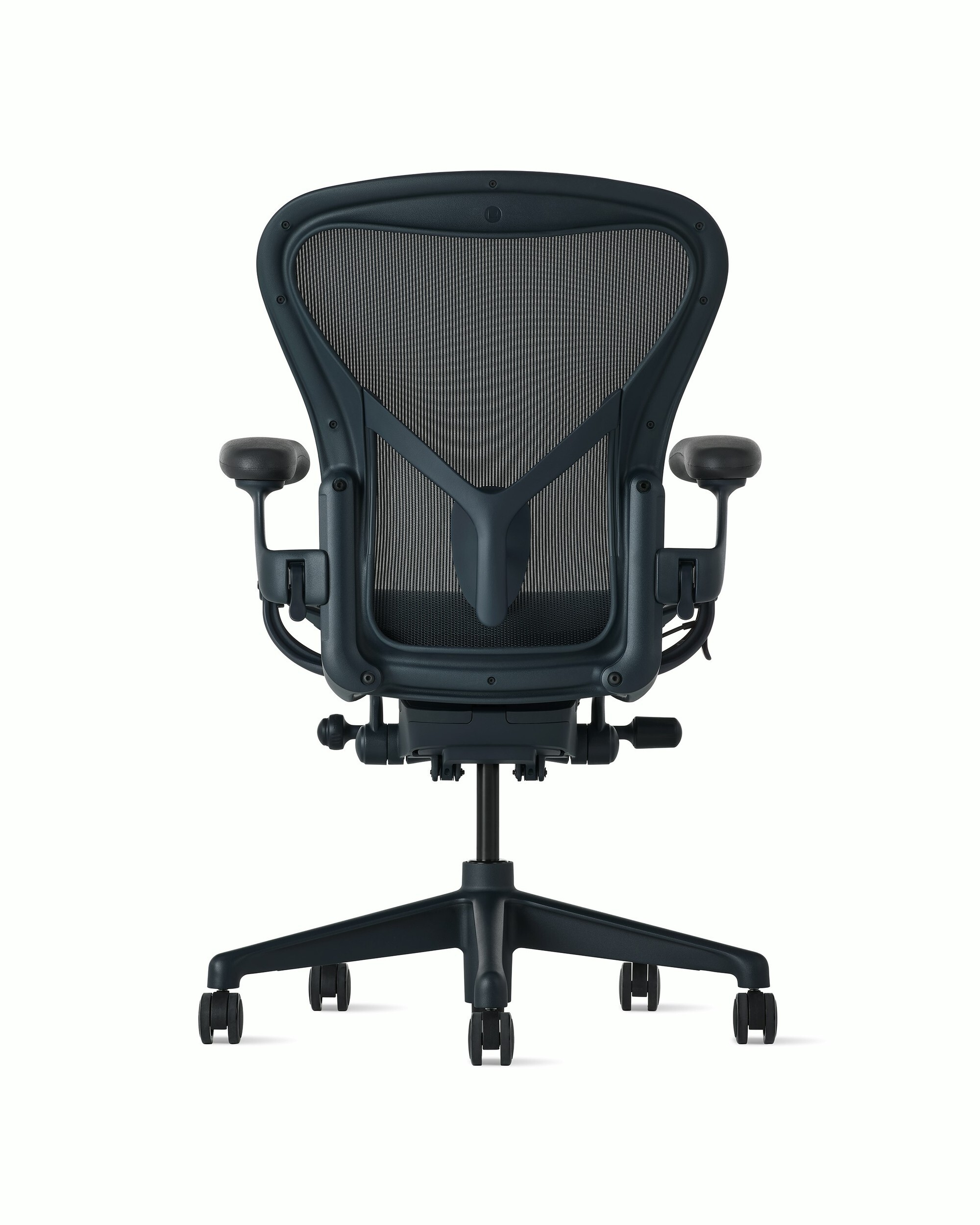 Euklides_HermanMiller_aeron-remastered-2_imageCarousel-cmqqo84pz007w5b8vtlecs0ss