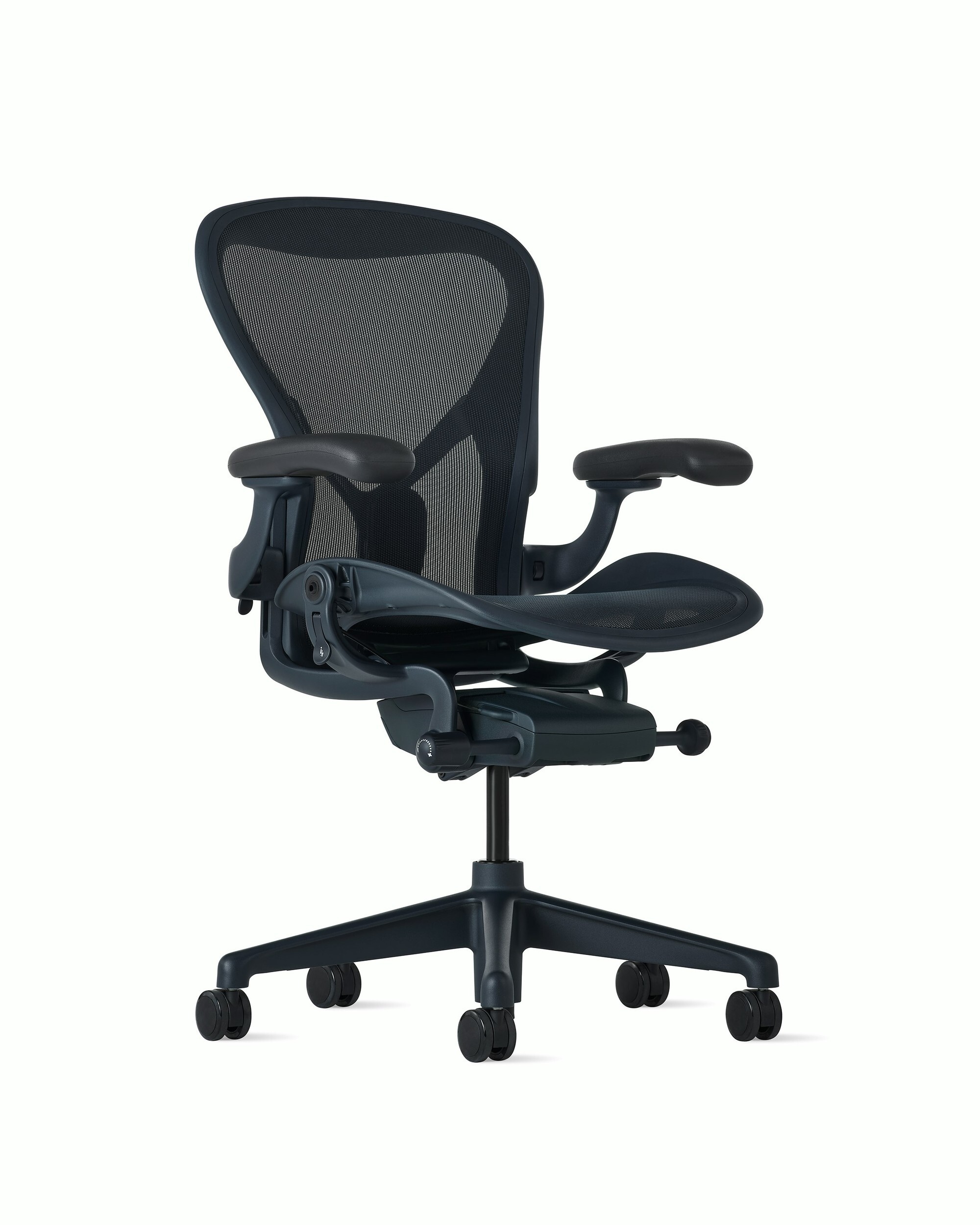 Euklides_HermanMiller_aeron-remastered-2_imageCarousel-cmqqo86ad008e5b8vcd2m7xf6