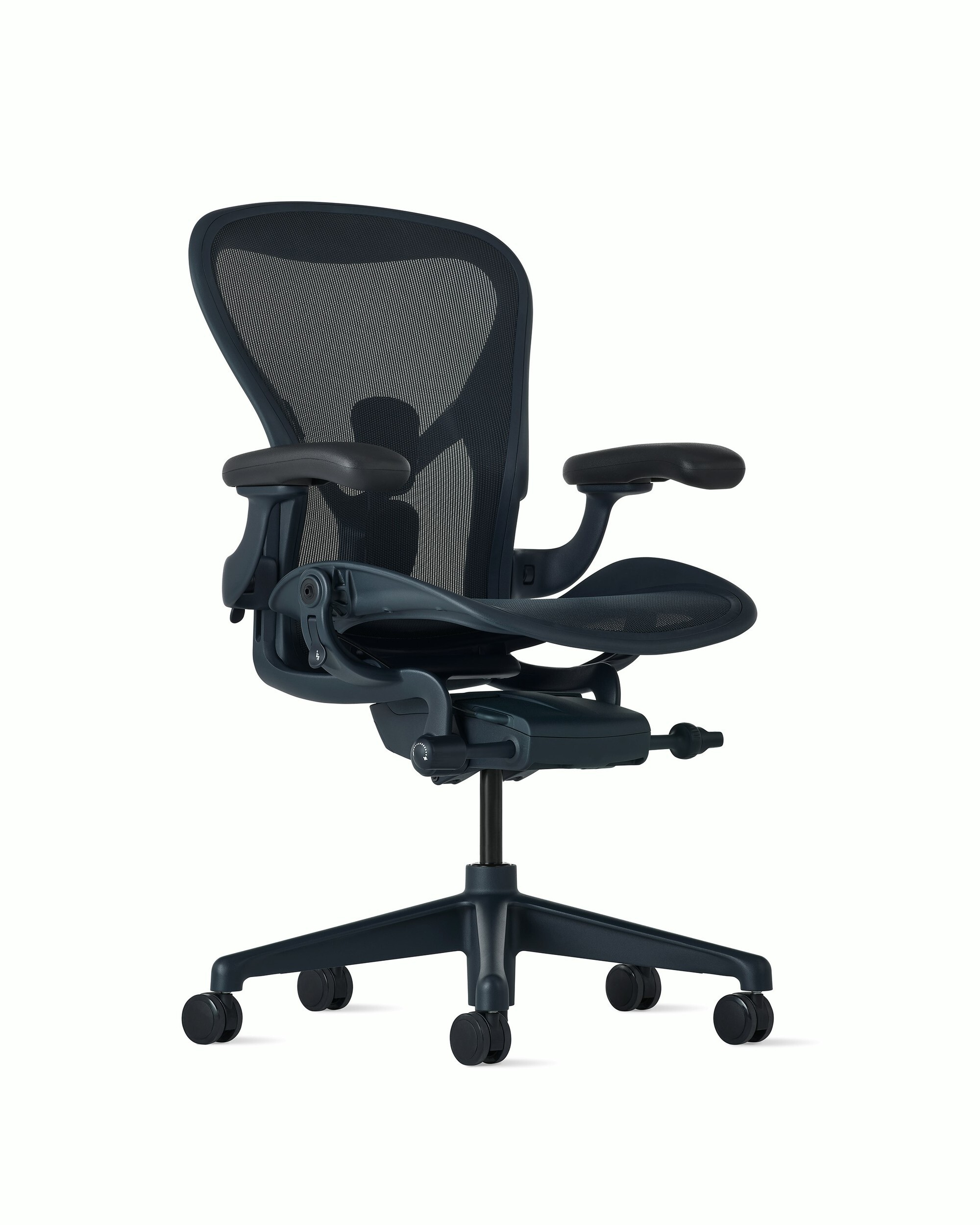 Euklides_HermanMiller_aeron-remastered-2_imageCarousel-cmqqo86us008k5b8v9bart4sc