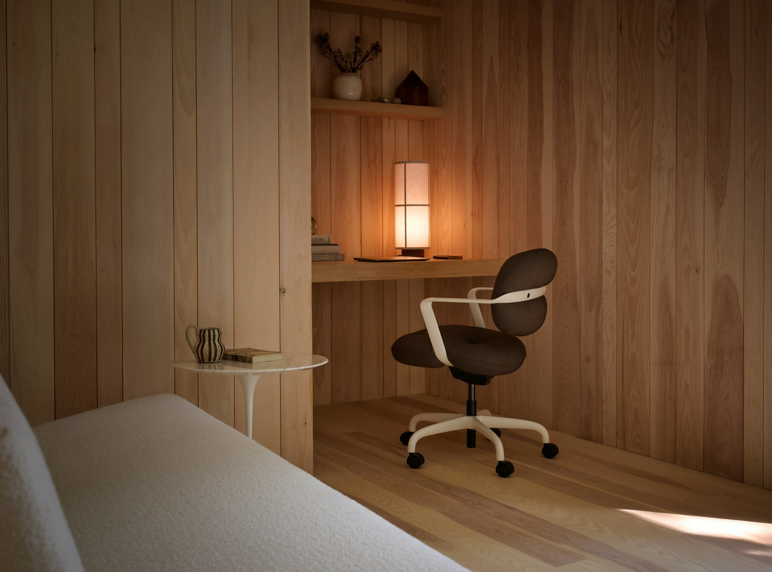 Euklides_Knoll_morrison-hannah-chair_gallery_10-mpzqy7dc0nzg