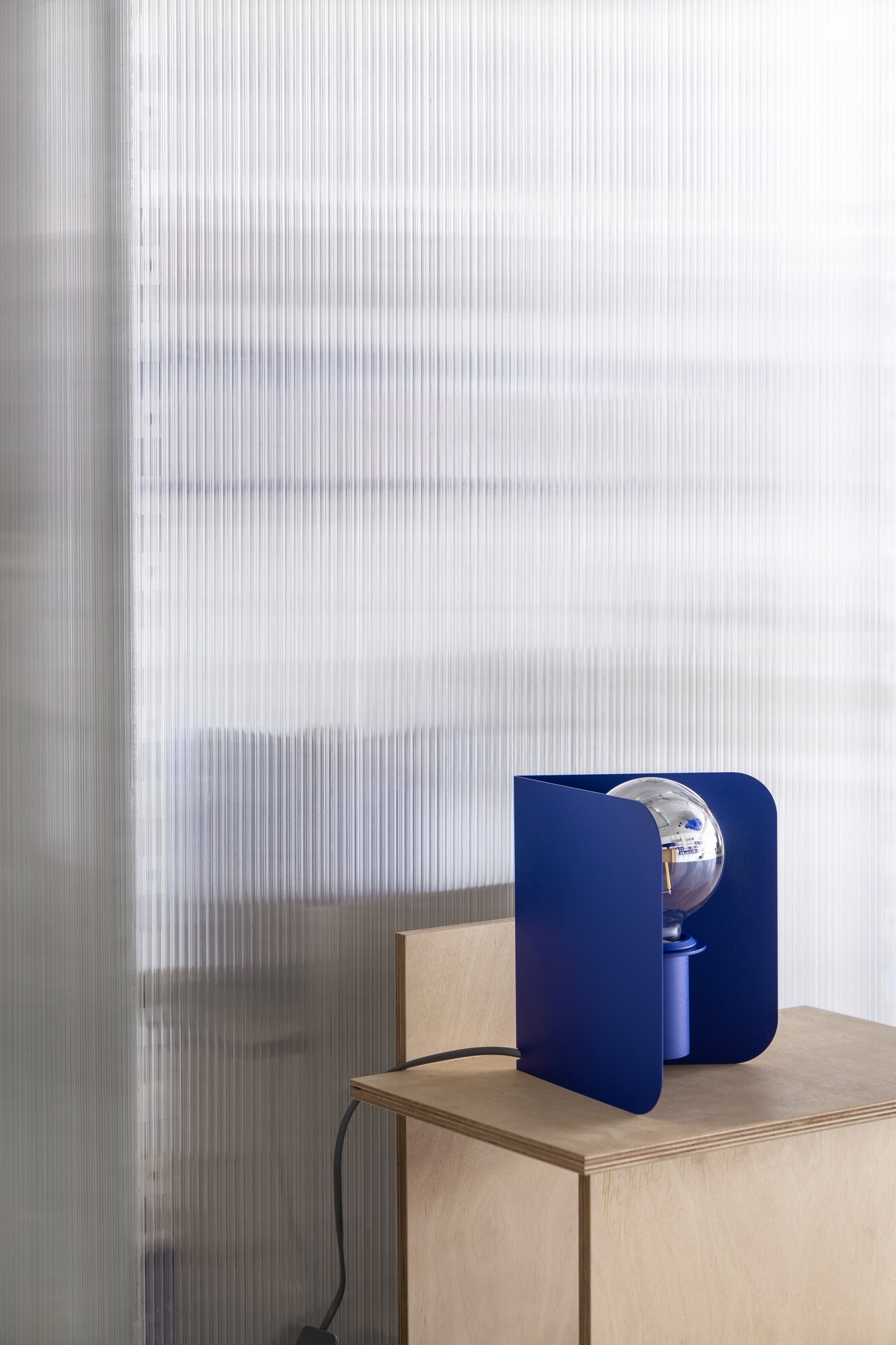 Euklides_Kouple_corner-table-lamp-2_imageCarousel-irljrw