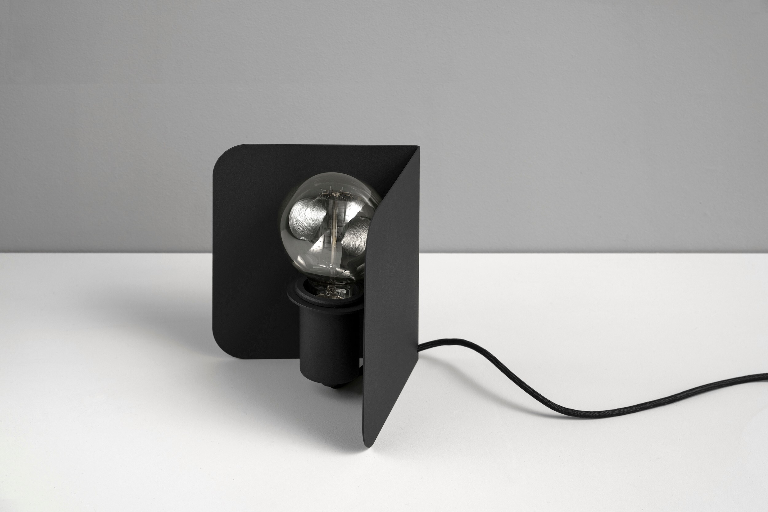 Euklides_Kouple_corner-table-lamp-2_imageCarousel-ysa0kq