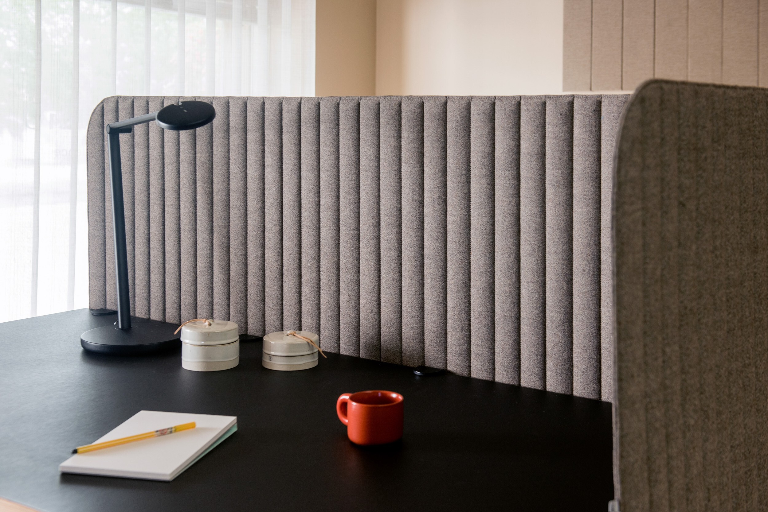 Euklides_Zilenzio_zilenzio-focus-desk-divider_imageGrid-mox1qirx01o4
